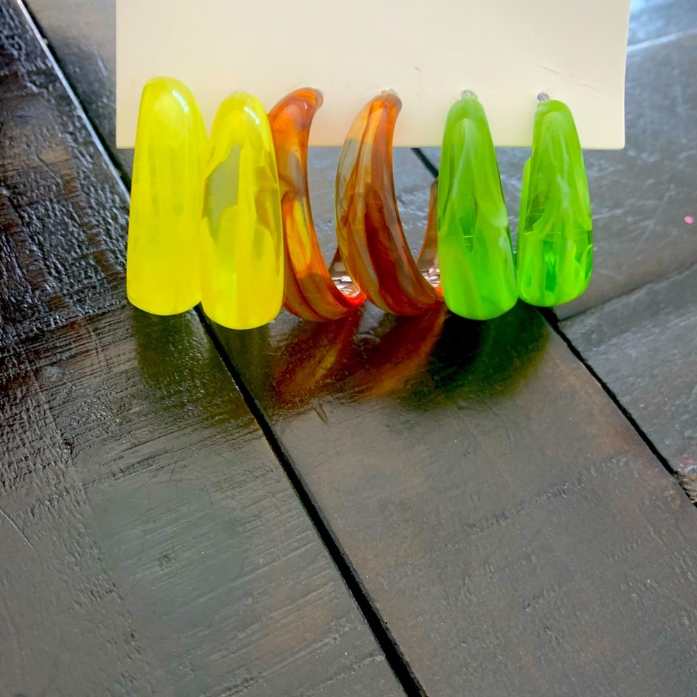 Set of 3 pair tortoise style hoop earrings